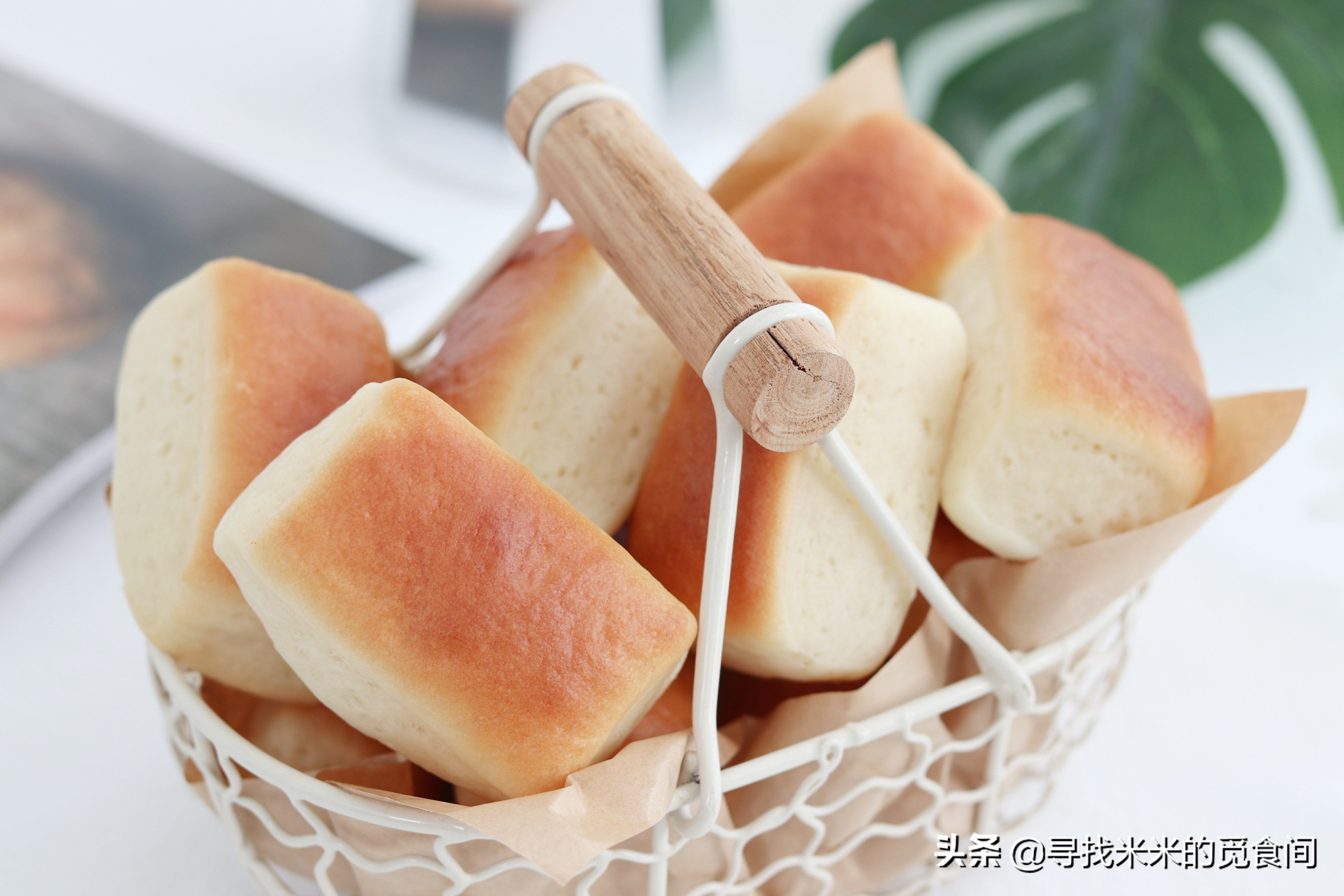 奶香浓郁的小餐包,怎样做软糯奶黄小餐包