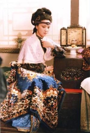 王熙凤为什么嫁贾琏,王熙凤为何会嫁给贾琏