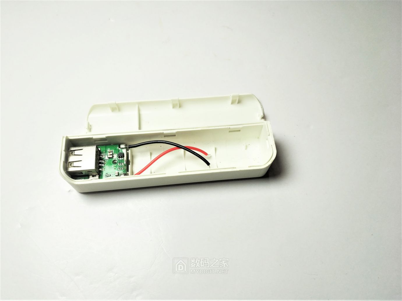 香水充电宝性能改进升级，扩展输出电流/改善散热，稳定输出5V2A