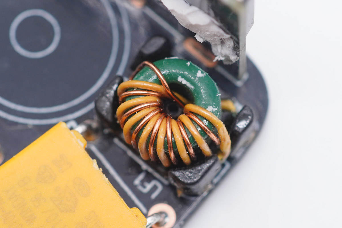 紫米氮化镓65w对比紫米普通65w,小米氮化镓快充和67w有啥区别