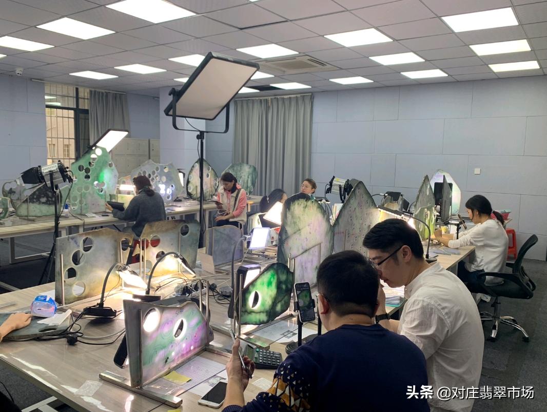 翡翠手镯板料出售,板料定制翡翠手镯