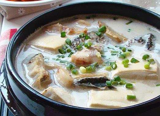 炒菜煲汤盐放多了怎么办？加水你就错了，大厨告诉你正确处理办法