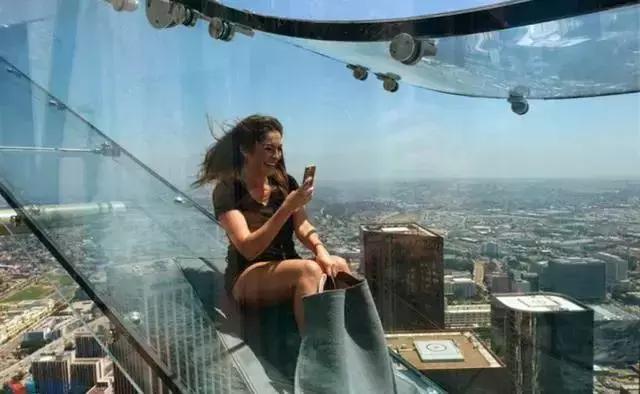 到这个大街小巷都能拍出ins风网红照的地方，过不一样的异域春节