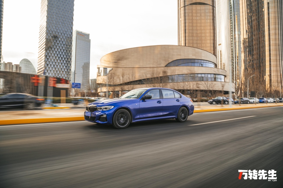 宝马330li试驾2021白色,新款宝马330li试驾