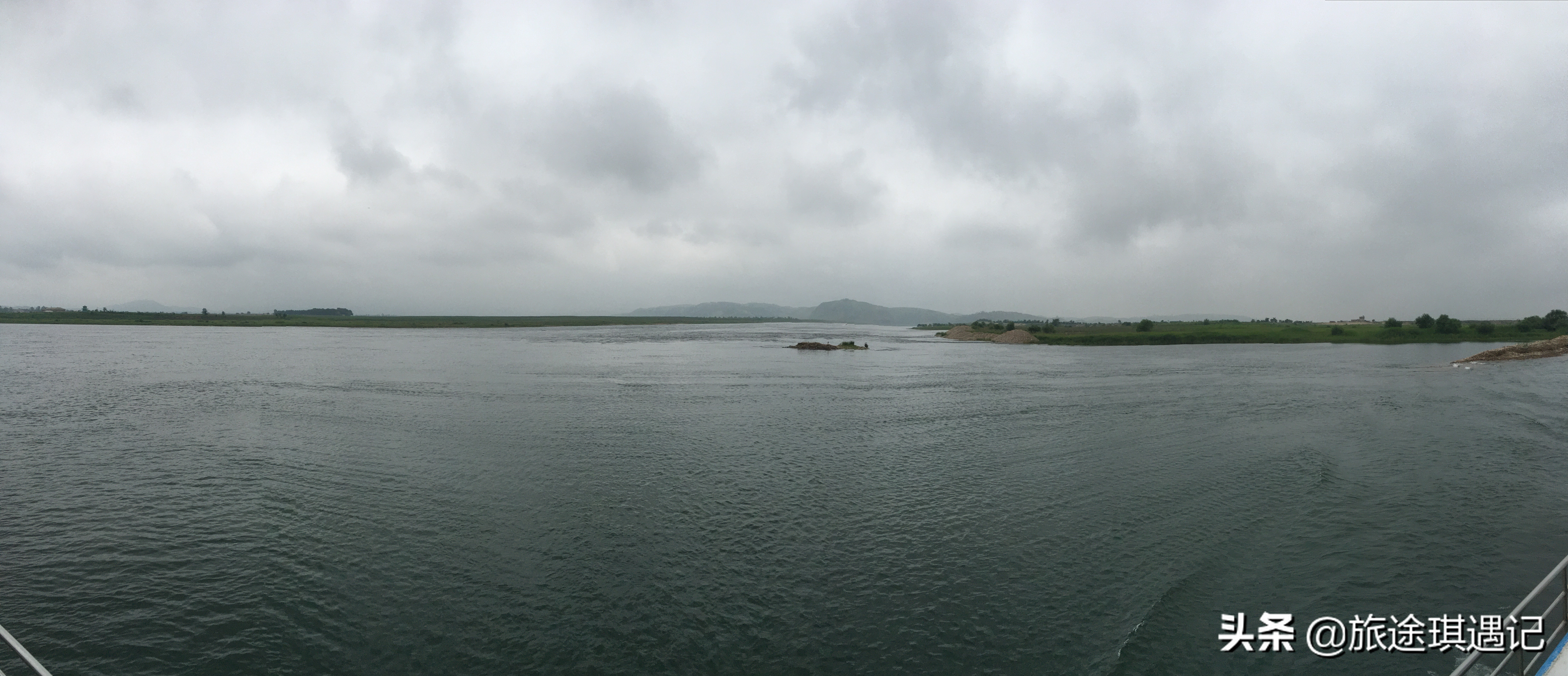 去丹东必打卡的两件事,游抗美援朝时跨过的鸭绿江,品特色黄蚬子