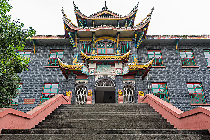 四川大学为什么要修建眉山校区,川大眉山校区是真正的校区吗