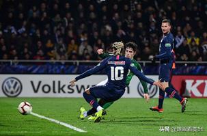 足坛绝代双骄梅西发布图片,足坛双骄照片