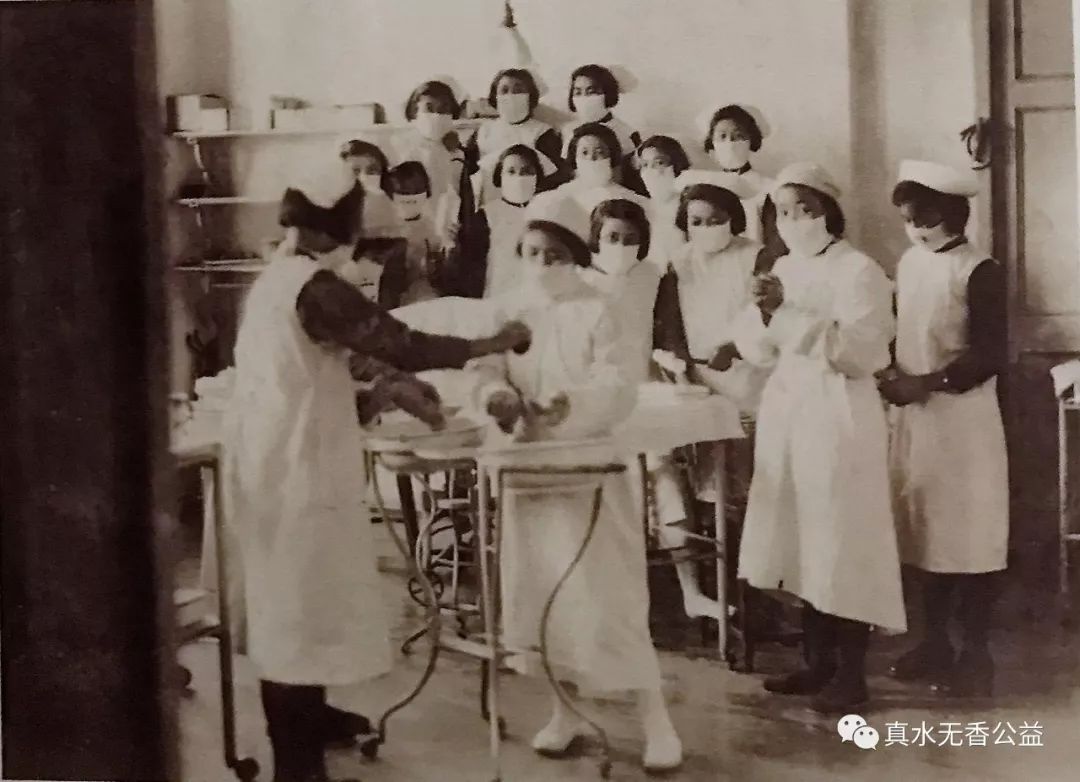 中国法医解剖无名女尸现场,女法医在殡仪馆解剖尸体