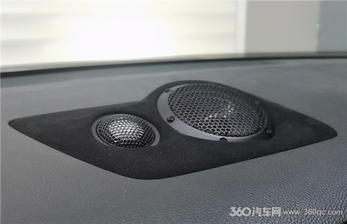 本田urv大面积改装,本田urv音响7喇叭升级12喇叭