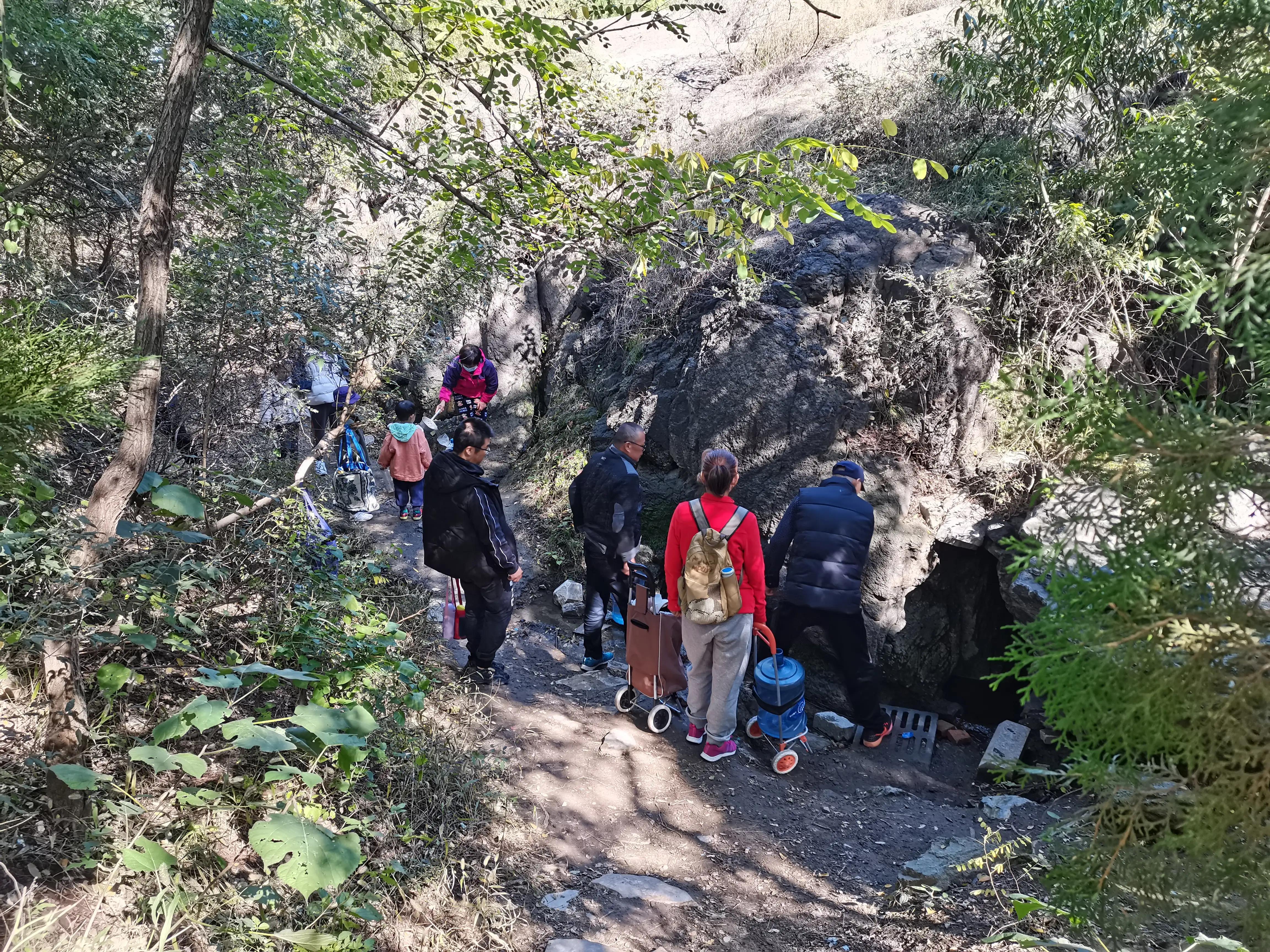 金秋十月登上山顶看美景,花山国家森林公园游记