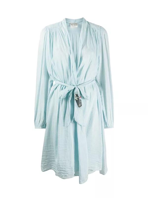 即使不出门也要穿出睡衣的别致,穿睡衣成了一种时尚