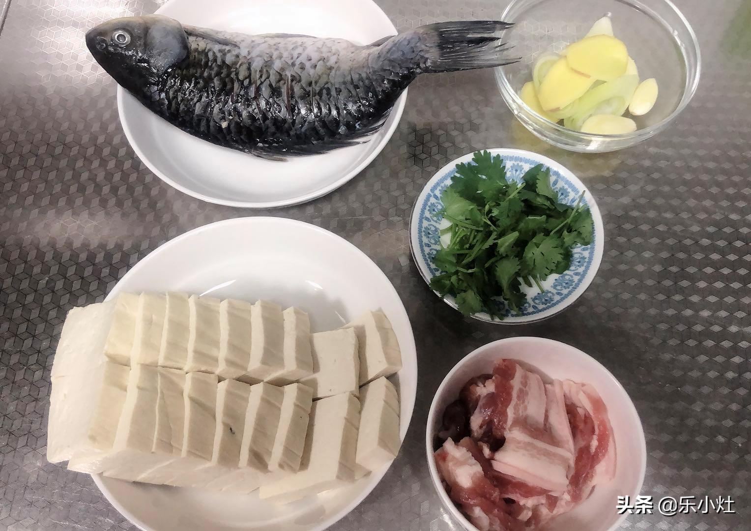 家常炖鱼最好吃的做法,这样炖鱼鲜香不腥记得收藏