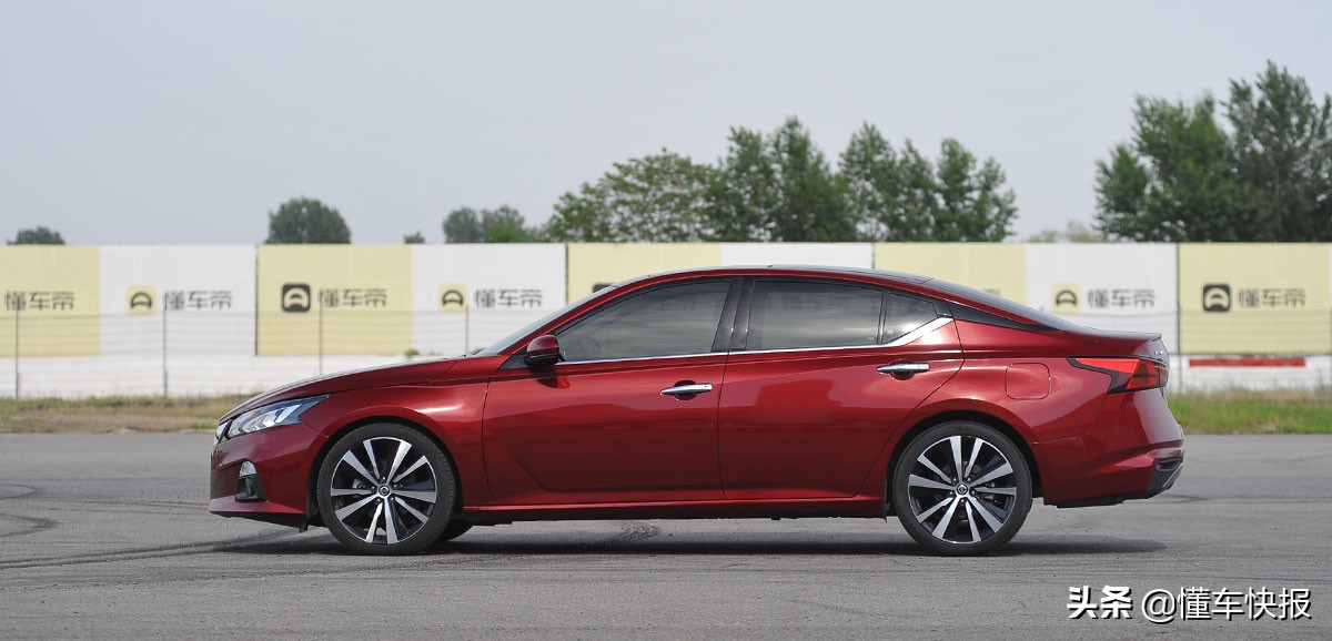 实测天籁2.50-100加速,21款天籁2.0自吸0-100加速多少秒