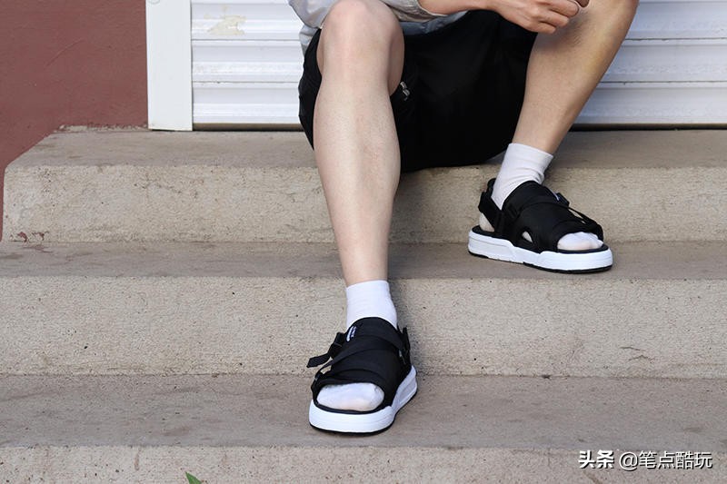 好穿又好搭柔软舒适防滑的凉鞋,凉拖两穿的凉鞋