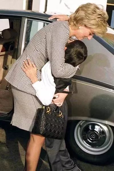 怎么耍牌才叫帅,怎么耍大牌教学