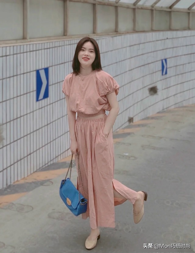 烂大街的“奶奶鞋”，想不到这么时髦，夏天用来搭半身裙，真优雅