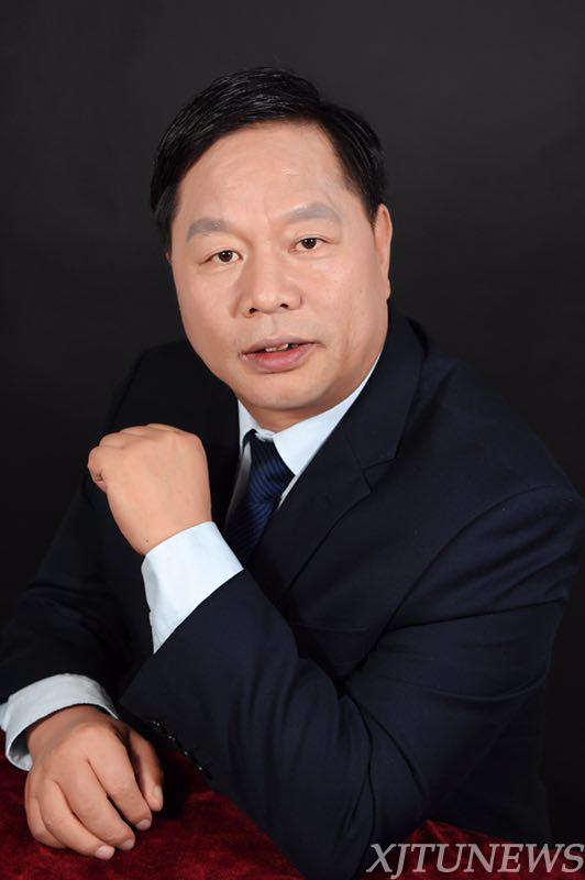 “2018年度陕西省岗位学雷锋标兵”邹余粮：爱岗敬业大医榜样