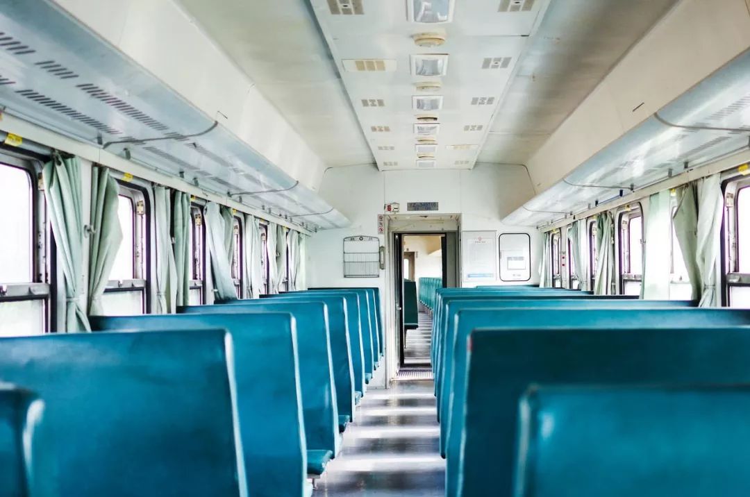 中国最便宜火车，票价仅售1元，至今不肯涨价，背后原因看哭....