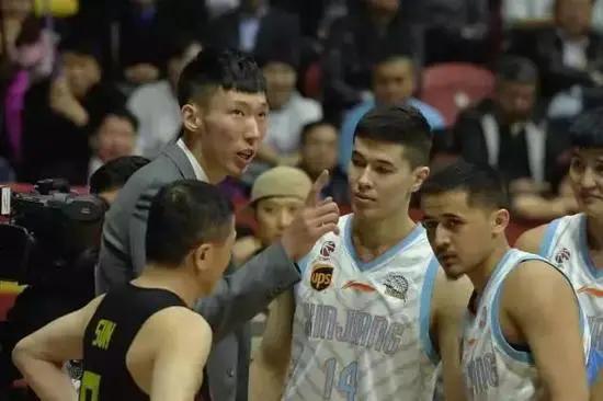 太绝了！买支球队给自己打！13年NBA生涯结束！他以湖人身份离开