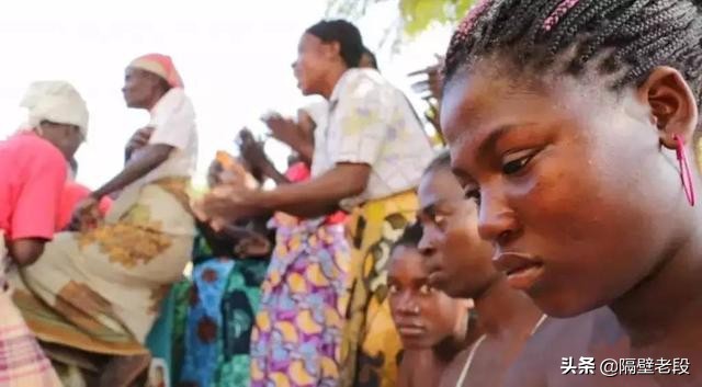 熨平少女胸部!揭秘非洲可怕习俗“烫乳”