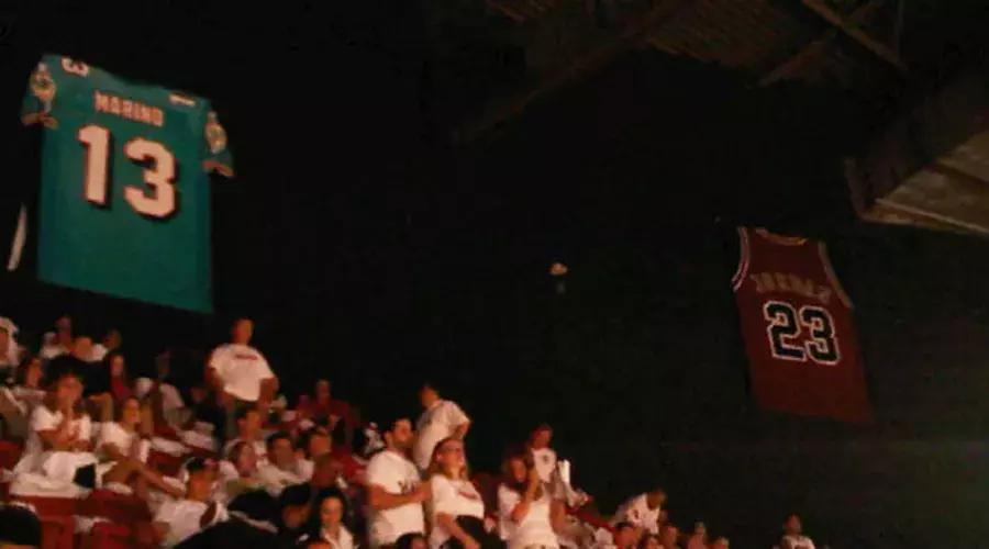 热火退役的球衣,乔丹在哪些球队退役了球衣