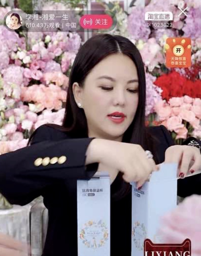 2020年娱乐圈这4位“时间管理大师”，太会挤时间出轨了