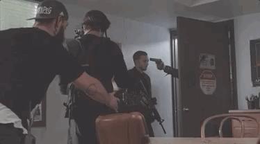 风骚律师秒变JohnWick,这部限制级动作片,不止连环暴头那么简单