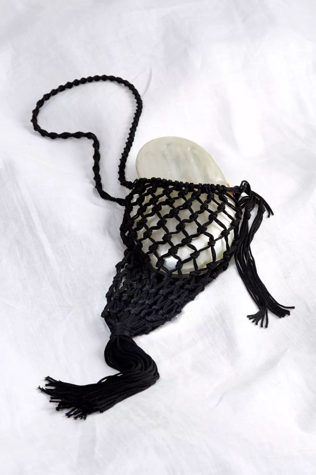 春天适合什么颜色包包,春天背什么颜色的包包