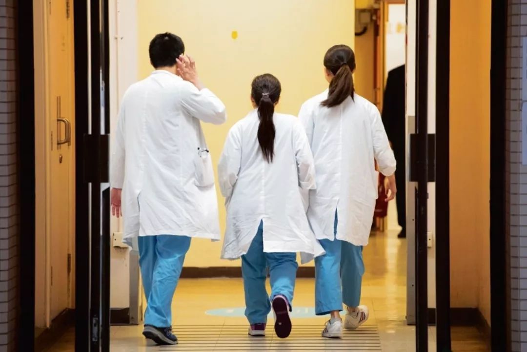 今天香港的这六组数据,令人不甚唏嘘