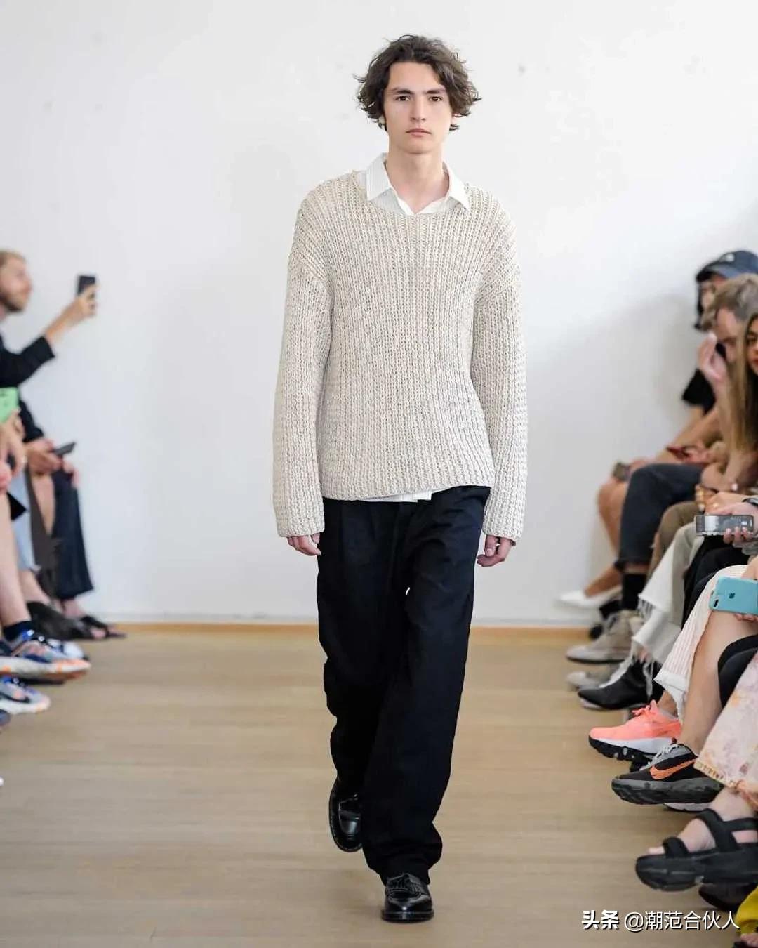 vans一脚蹬鞋感最好的,vans一脚蹬各个版本穿着区别大吗