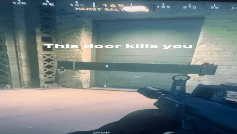 一靠近就会让玩家“暴毙”的门，成了《使命召唤》的“战区”