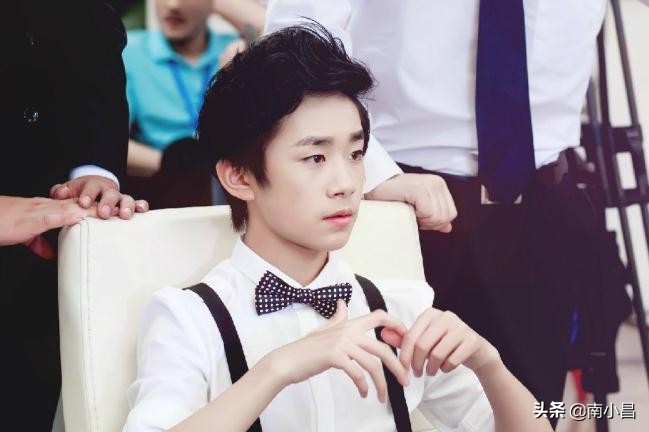 tfboys六周年演唱会指路,tfboys六周年演唱会小动作