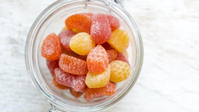 维生素软糖儿童一天吃了30颗,儿童的维生素软糖大人吃了有用吗