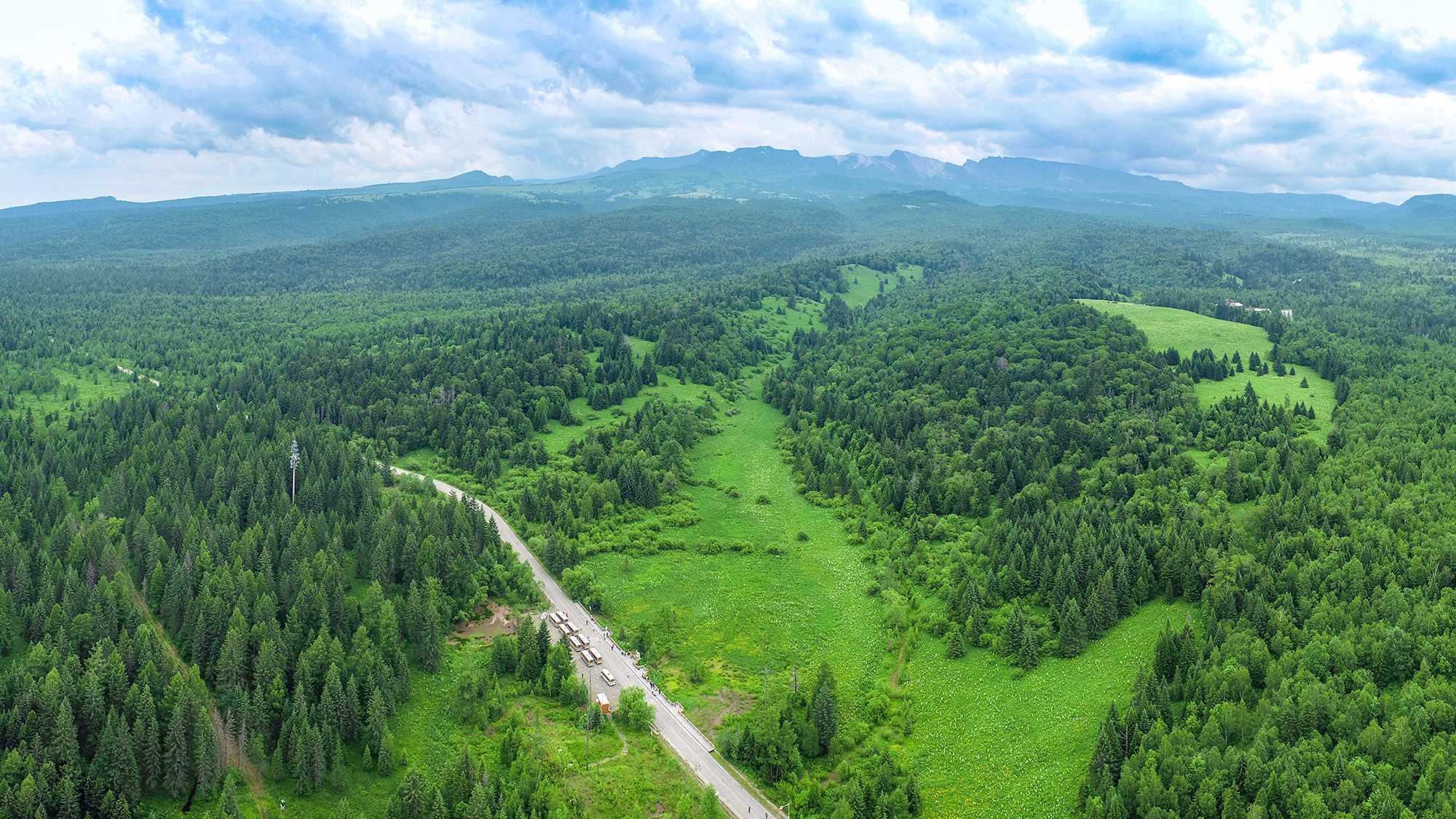 航拍长白山天池视频,长白山天池航拍全景视频