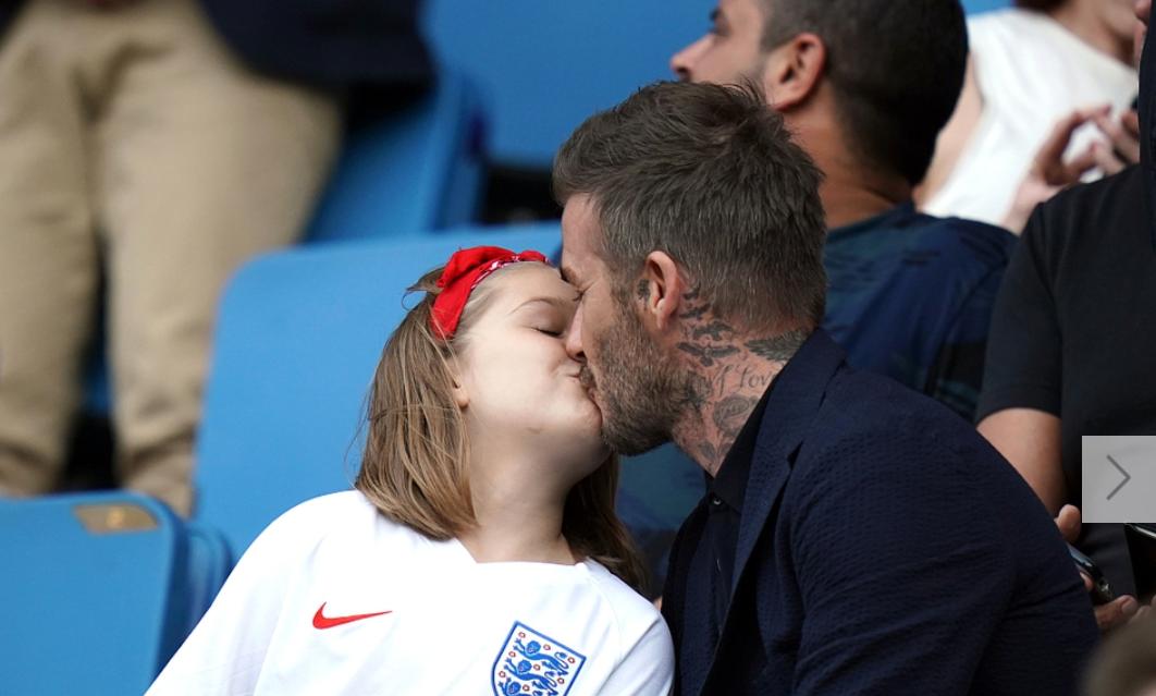 贝克汉姆小七亲嘴,贝克汉姆小七吻戏视频