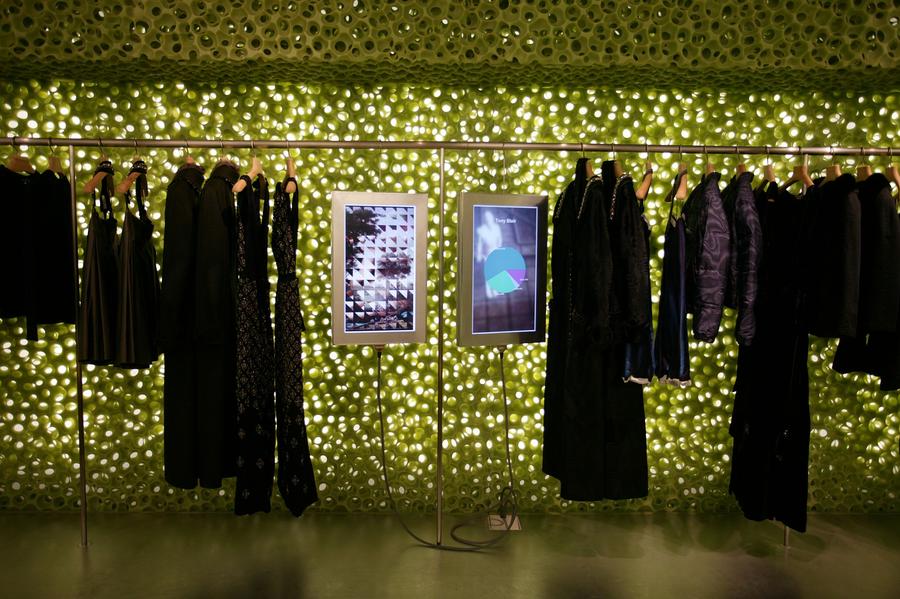 prada品牌墙,prada设计用色