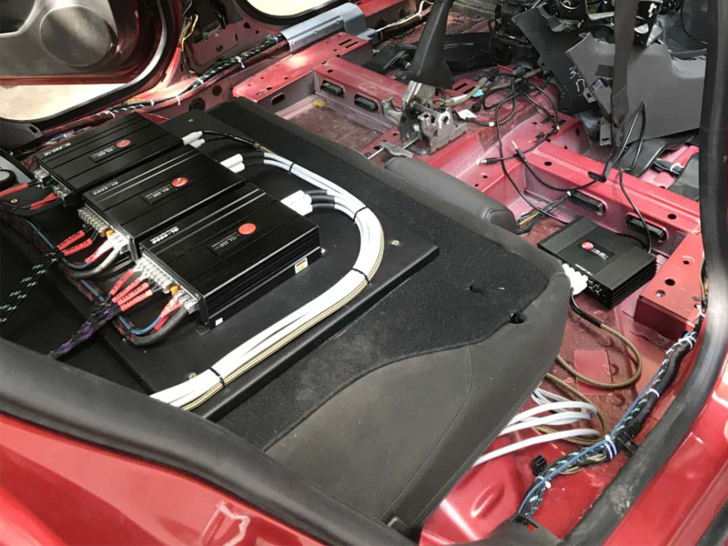 雪佛兰科鲁兹改装音响效果,雪佛兰科鲁兹改装效果视频