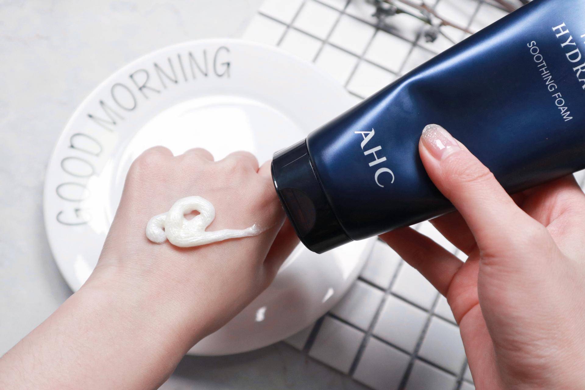 轻柔洁净水润焕颜洗面奶,深层清洁保湿洗面奶sk2