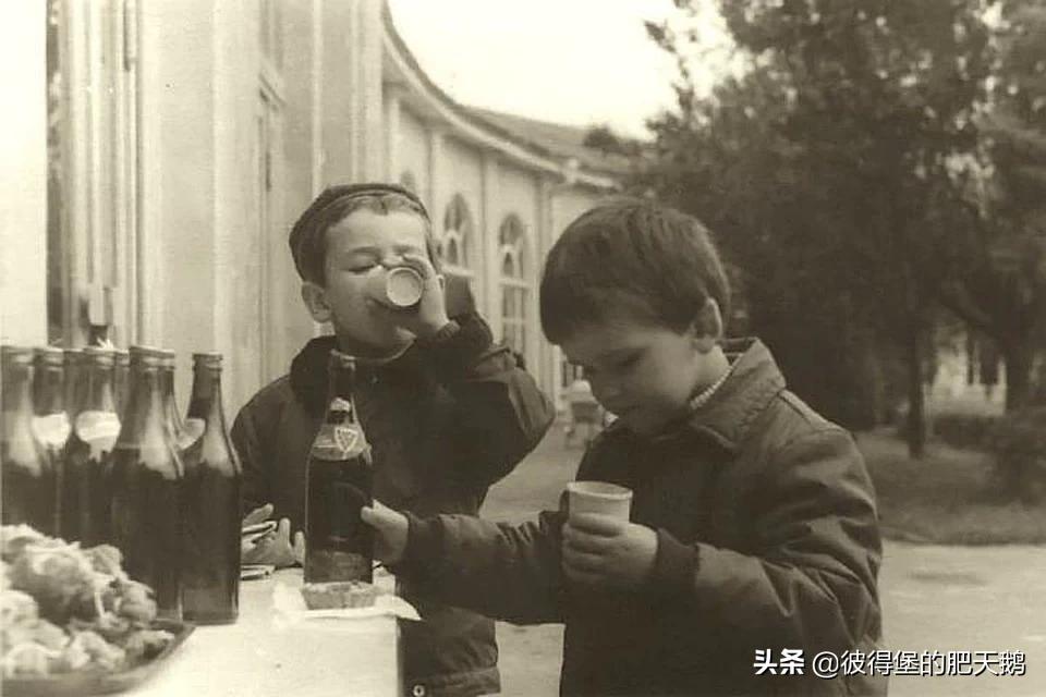 俄罗斯人回忆苏联汽水 (俄罗斯小时候的汽水)