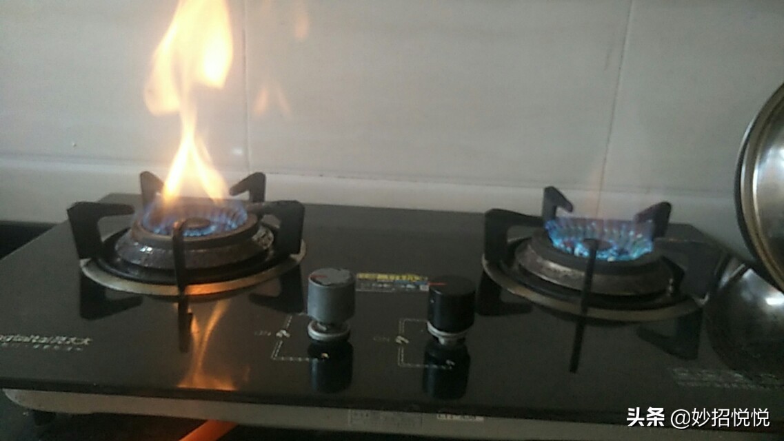如何让煤气灶出蓝火,煤气灶火焰很大但炒菜慢