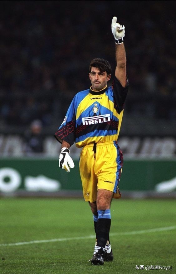 国际米兰传奇门将帕柳卡,90年代足坛十大传奇门将