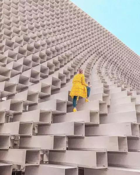 到这个大街小巷都能拍出ins风网红照的地方，过不一样的异域春节