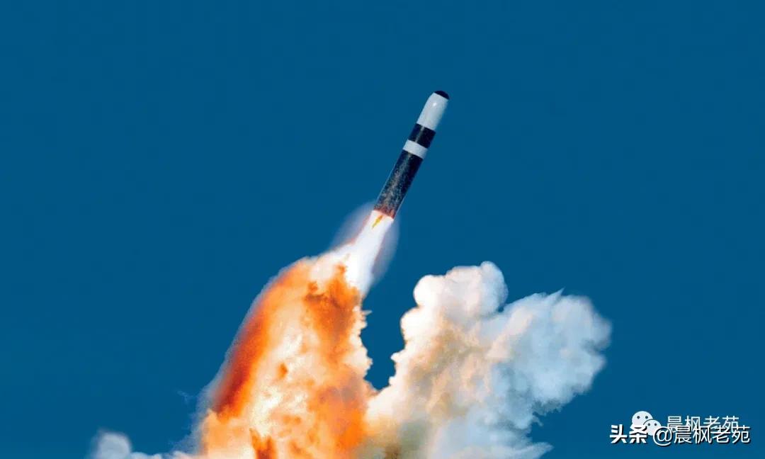 中国水上火箭发射视频,中国水下发射导弹