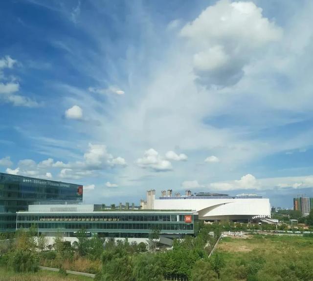 看云卷云舒赏繁星满天,看云卷云舒唯美诗词