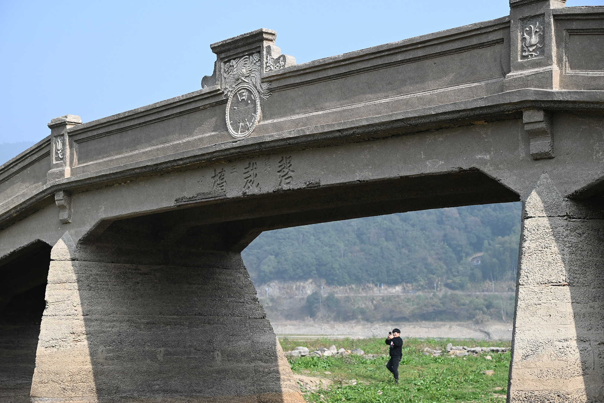 冬旱致宁波多座“水下桥”露真容！节约用水迫在眉睫