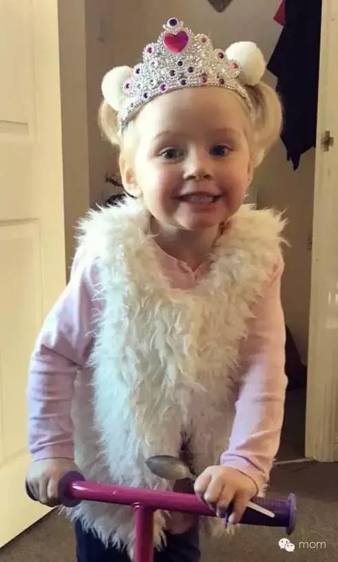 女孩过生日被全家人亲,婴幼儿被人亲了怎么办