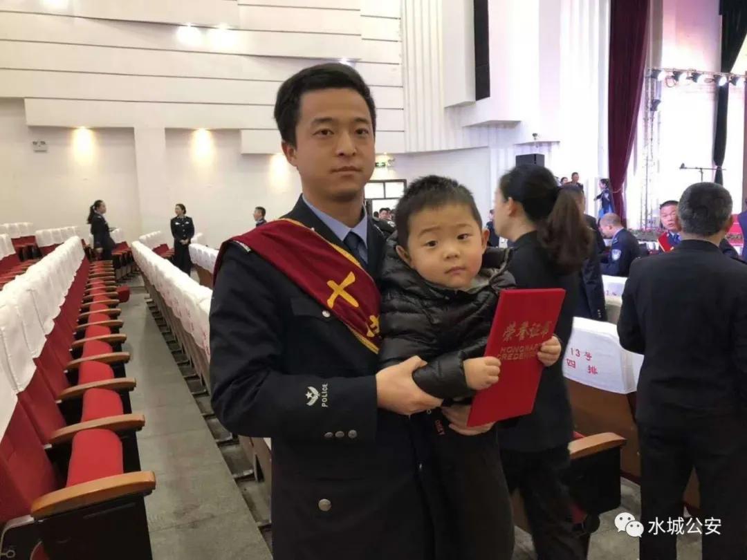 特警的青春剧,警察青春视频