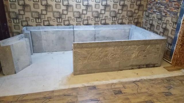 用3毫米玻璃粘的鱼缸,用大理石粘小型鱼缸