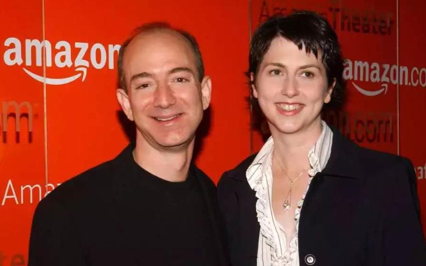 贝佐斯前妻有多少钱,贝索斯的现任妻子