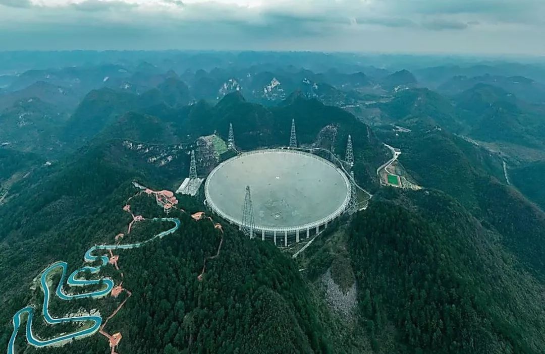 中国天眼可以装下70亿人吗,射电望远镜中国天眼现状